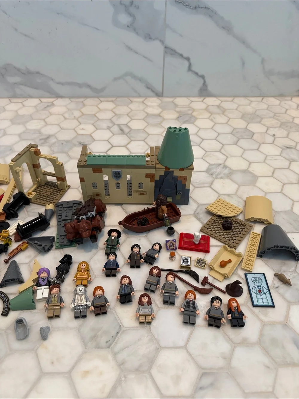 LEGO LOT Miscellaneous Harry Potter Meeting Fluffy & Hogwarts Express Bricks